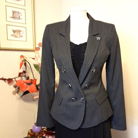 NWT DEPT Women's High Quality Gray Soft Fabric Gray Blazer Jacket Size S 4 - Picture 3 of 15